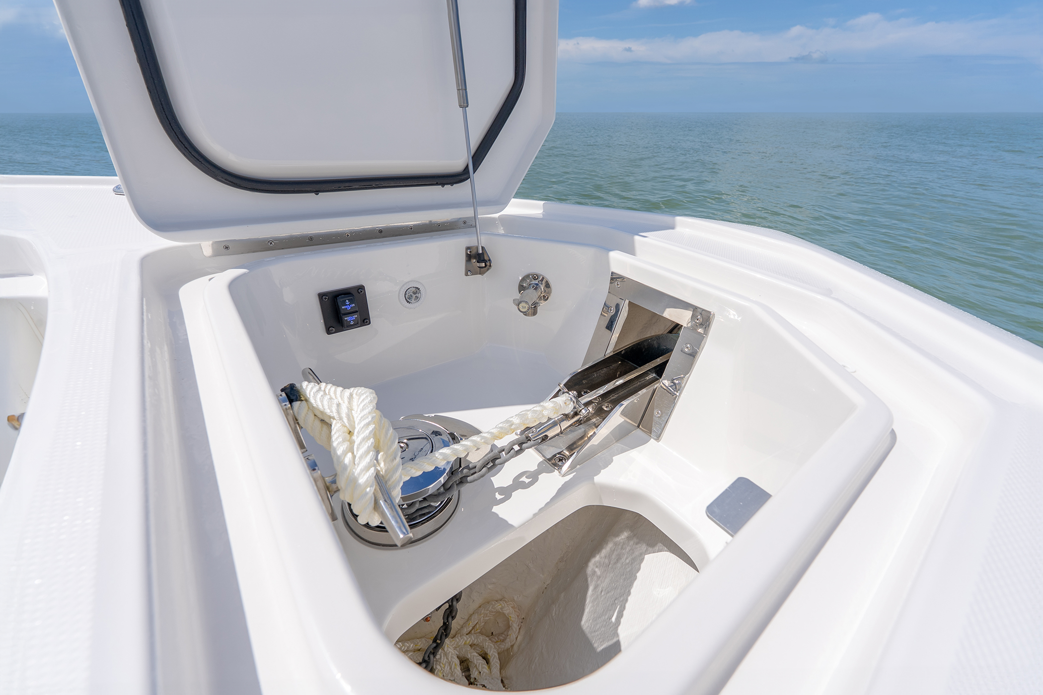 R31 MY27 Tampa Anchor Locker 66 WG