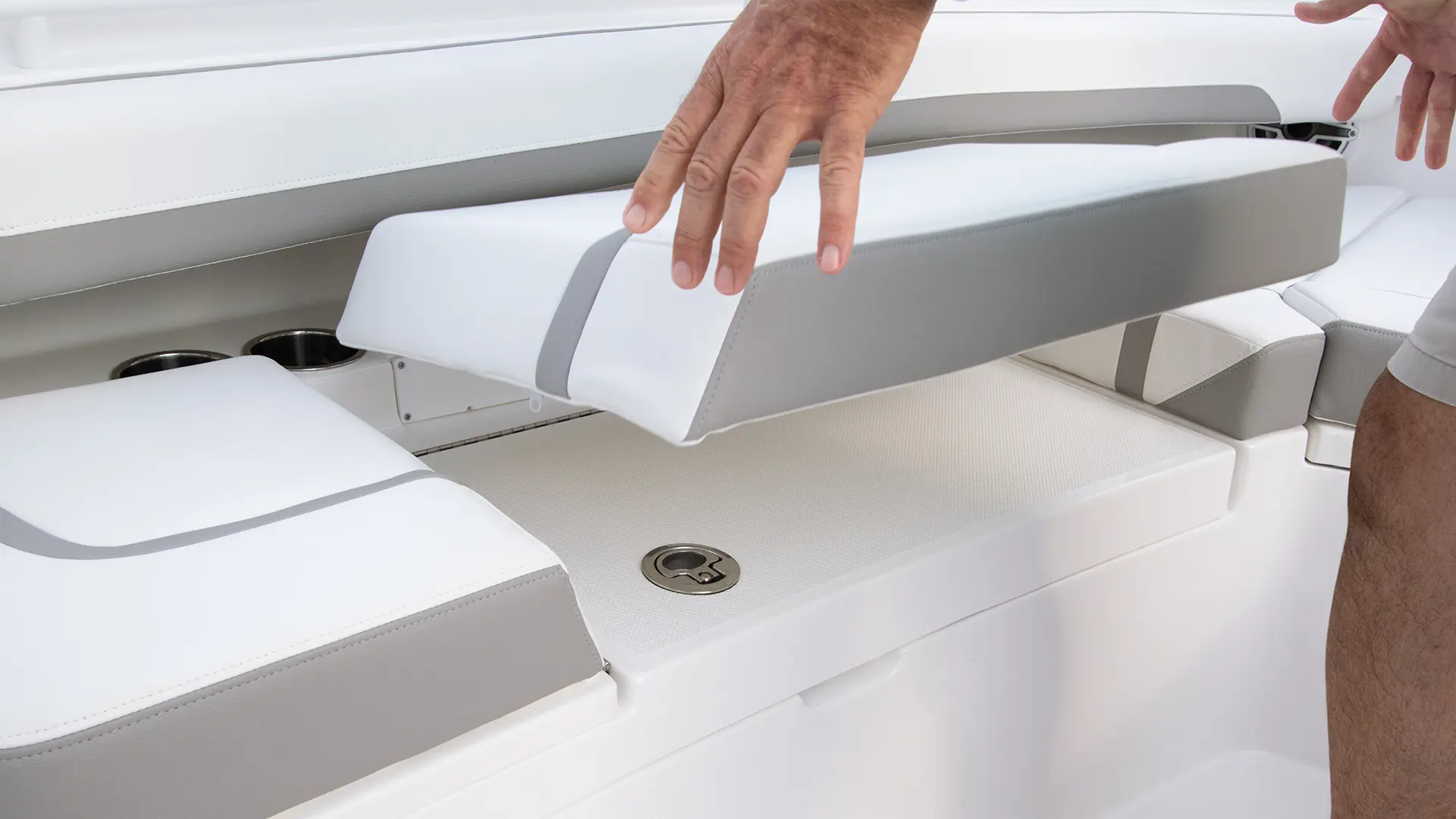 Reg 28 Magnetic Cushions 7X9A0241 1920X1080