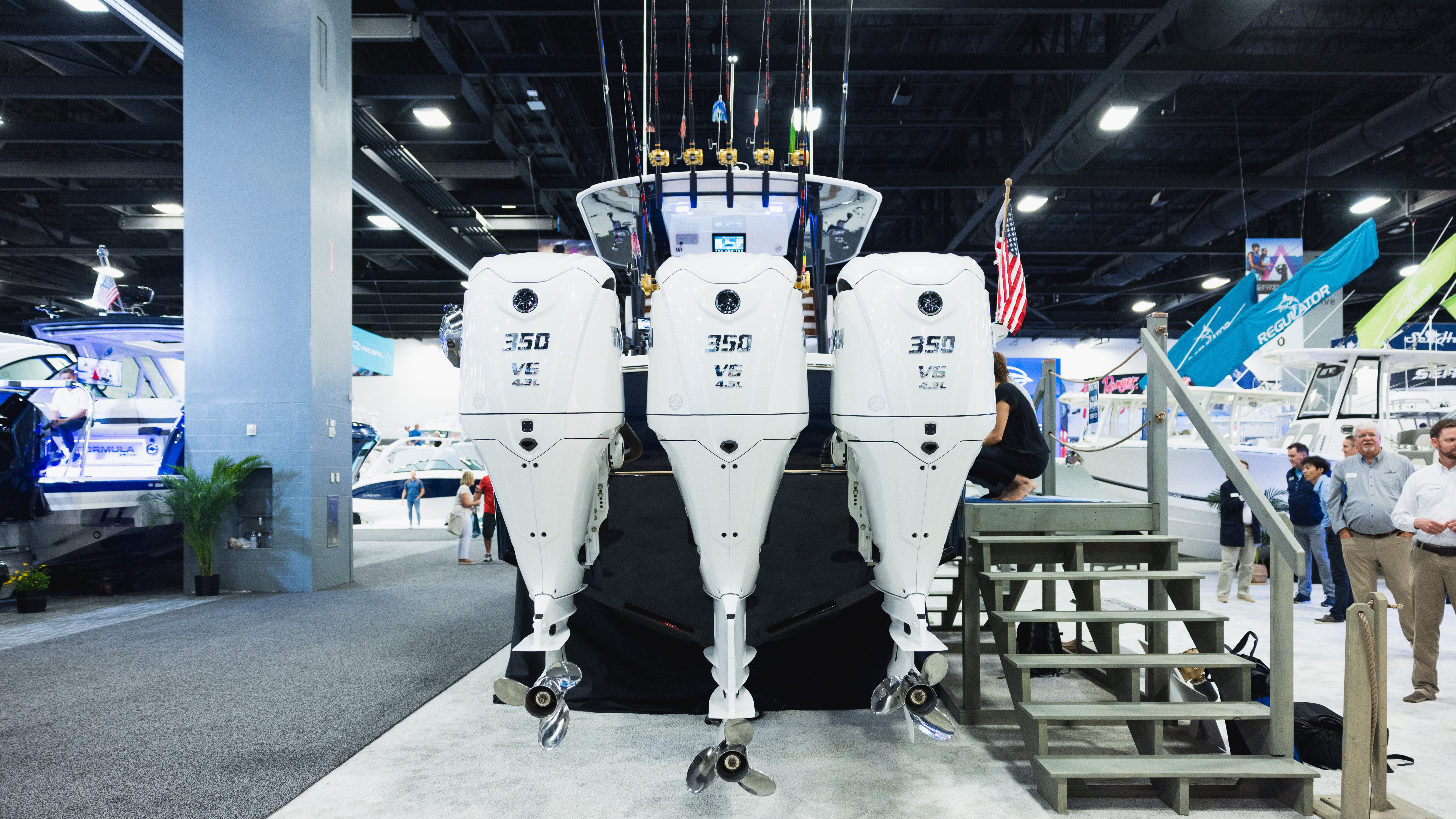 35REGULATOR 35 Engines