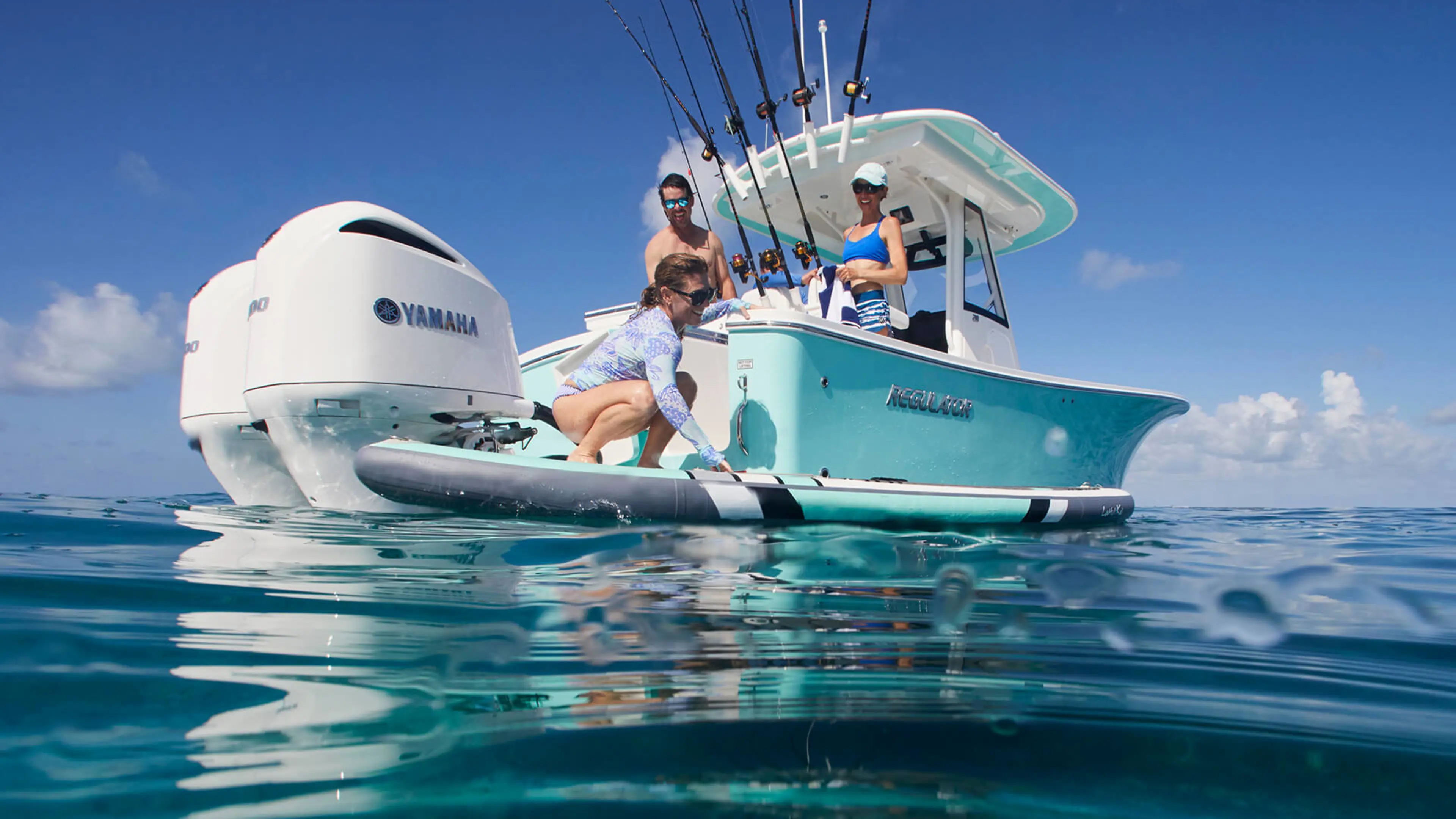 Regulator Transom Regulator 28 Center Console Boat | Regulator Marine