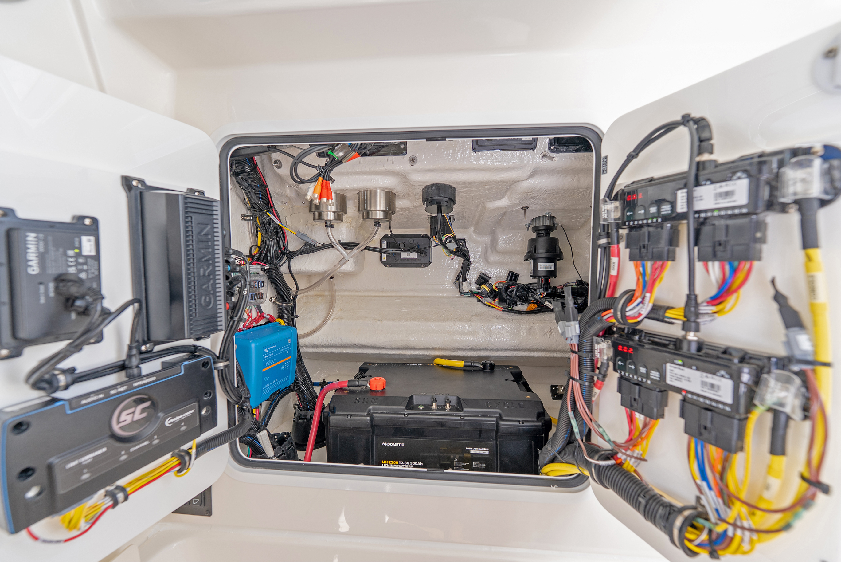 2R31_MY27_Tampa_Battery_System_RGB.jpg