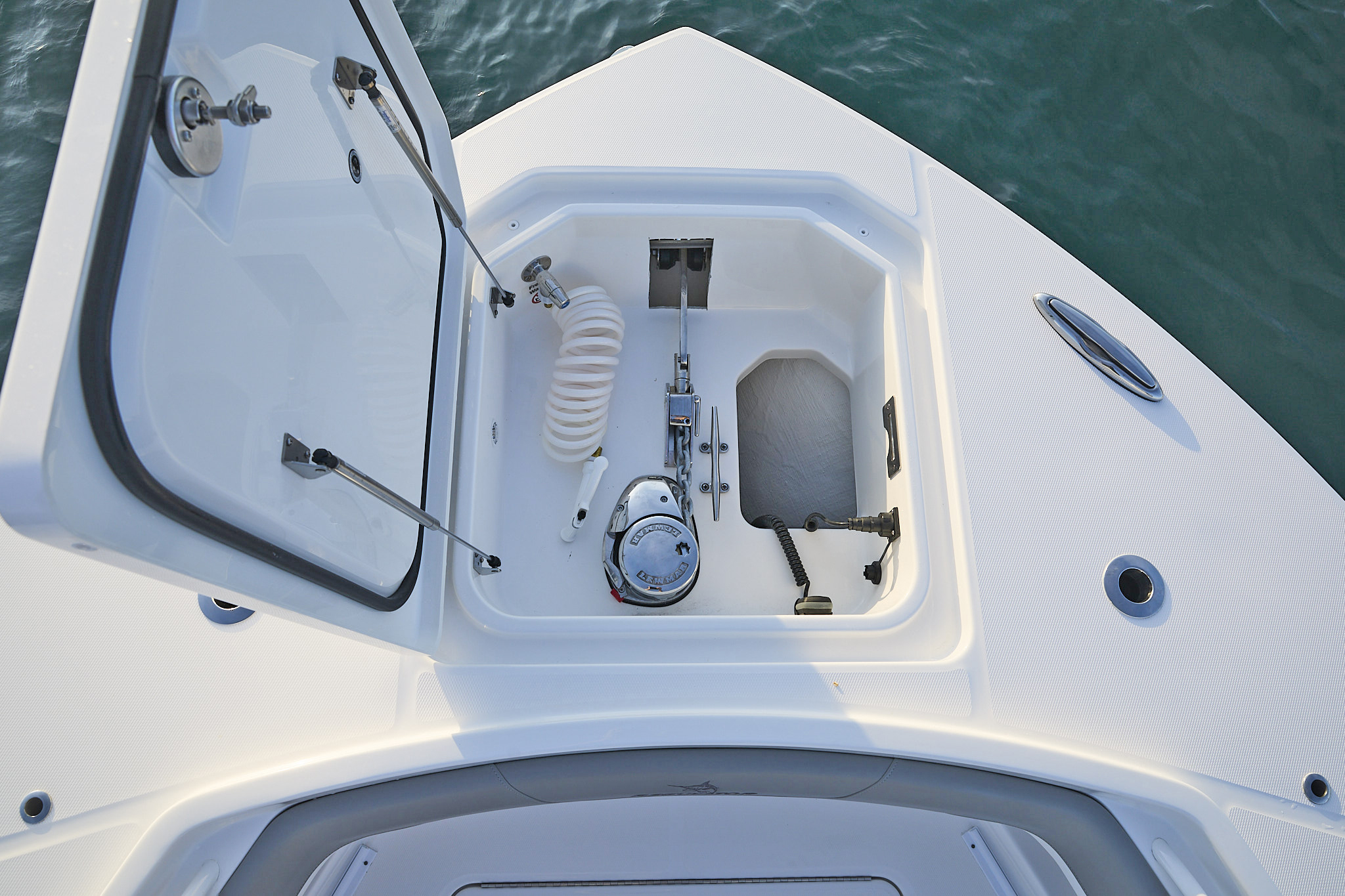 Regulator 37 Details Anchor Locker With Windlass And Remote Switch 0533 WG