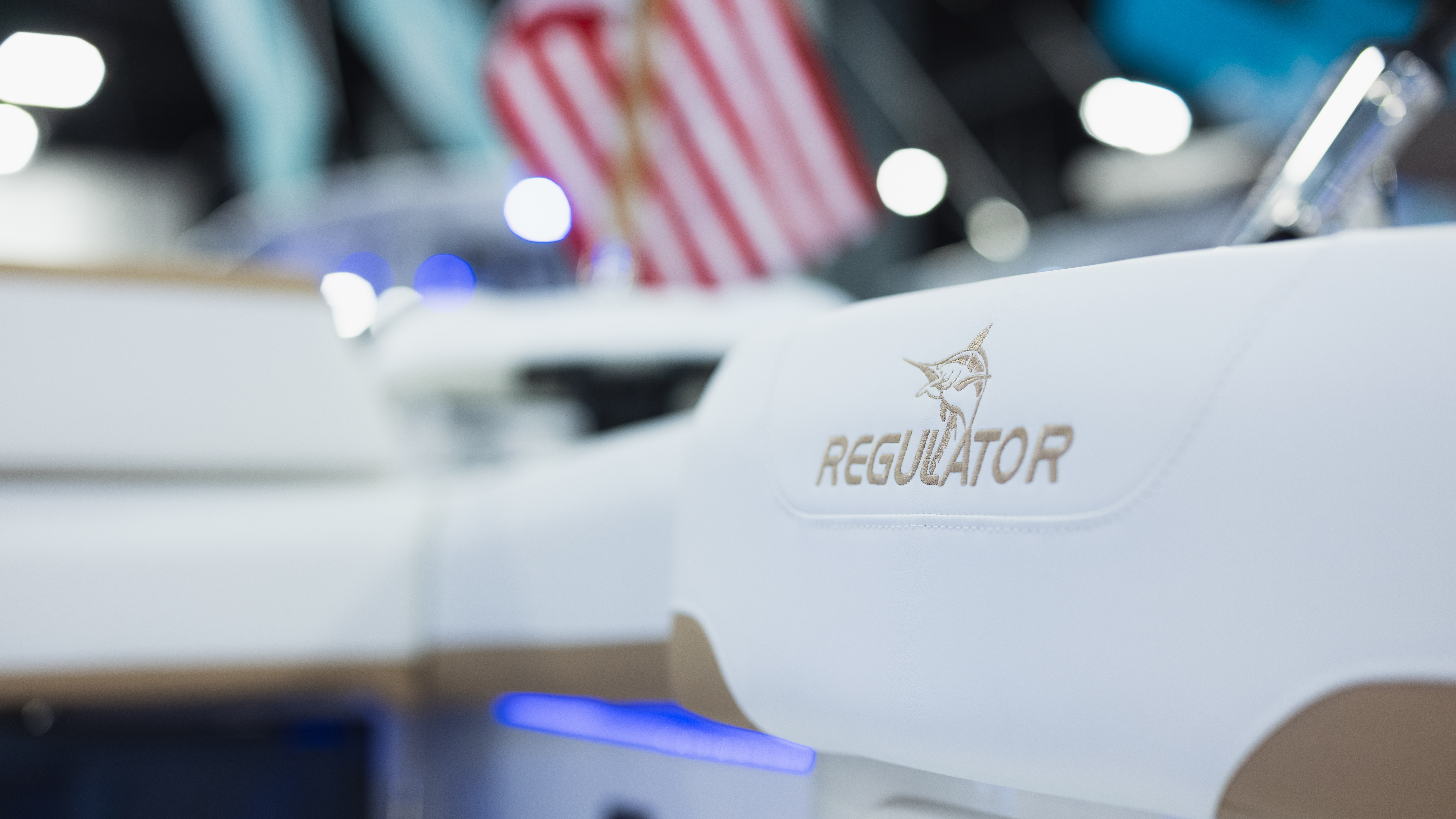 35REGULATOR 13 Coaming Pad Logo With Flag