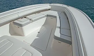 01 Reg 28 Forward Seating 7X9A0141 360X220