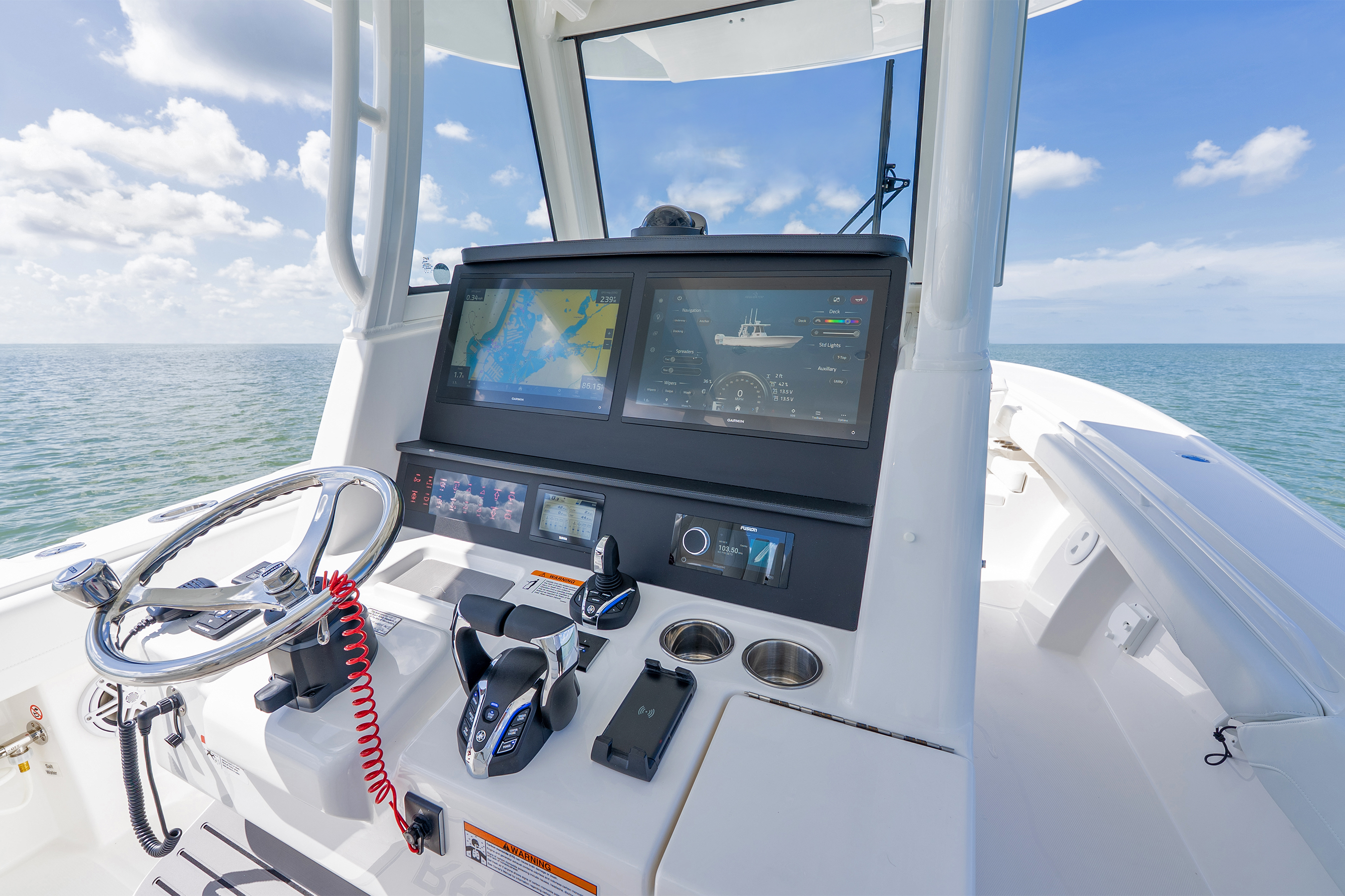 2R31_MY27_Tampa_Helm_3_RGB.jpg