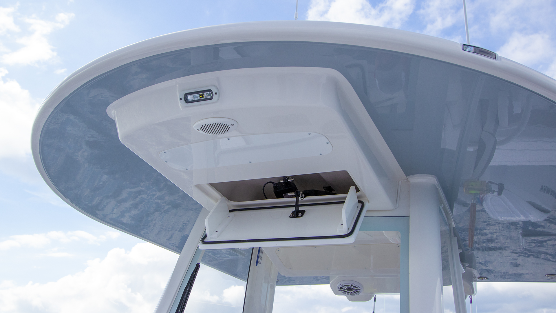 Reg28 Ttop Vent 7X9A0113 1920X1080