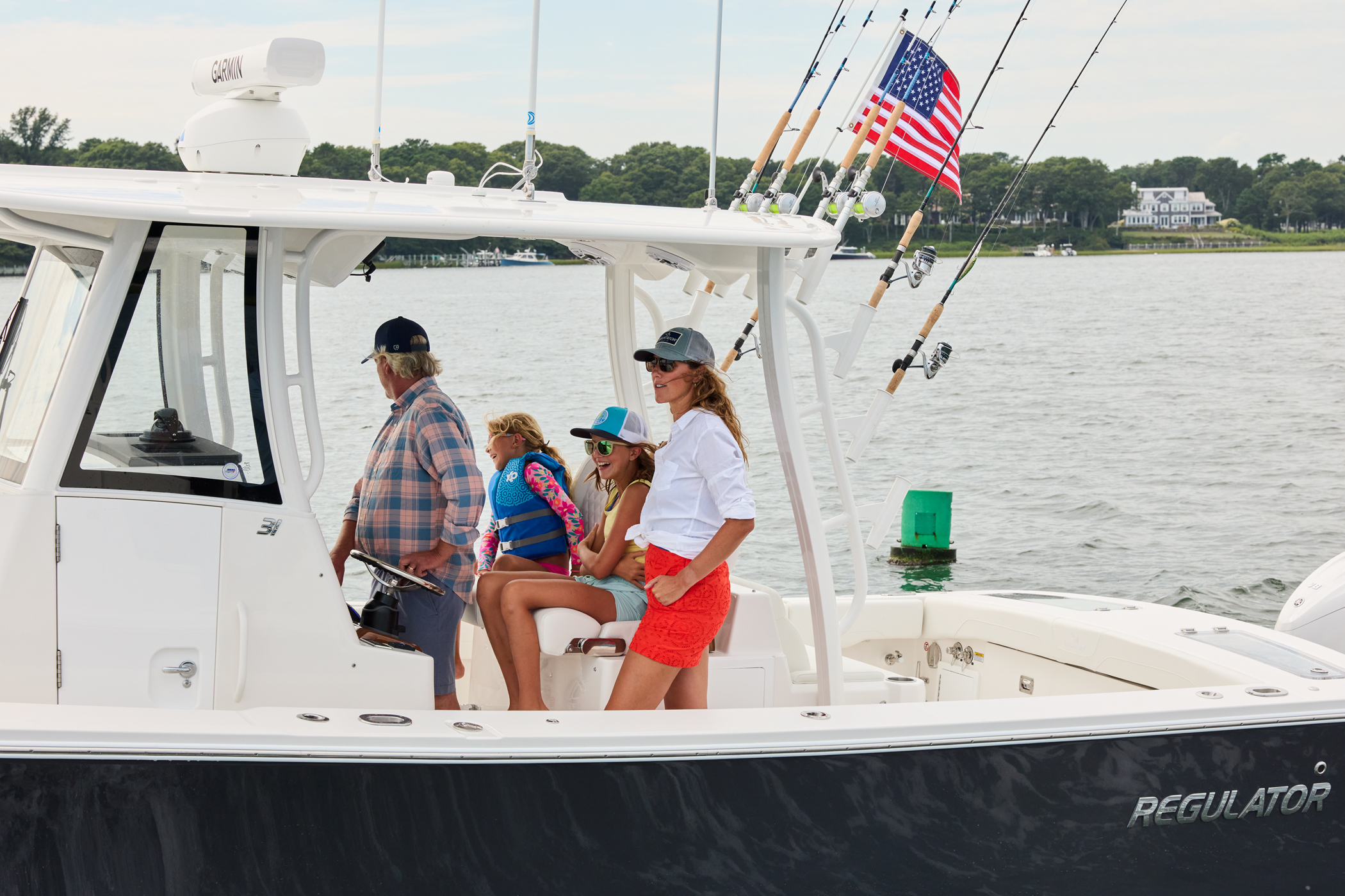 Reg31 2100X1400 Lifestyle Fam Heads Out Regulator Cape Cod 00 95 WG