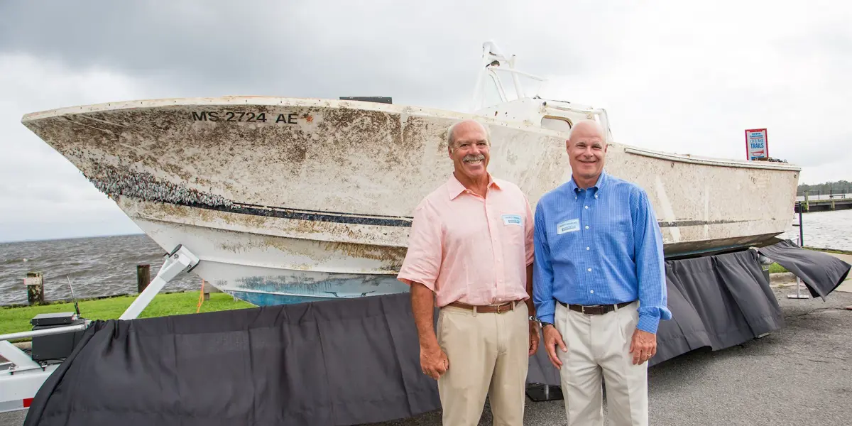 Regulator Boats Queen Bee Nantucket To Spain Rich St Pierre Scott Douglas 2000