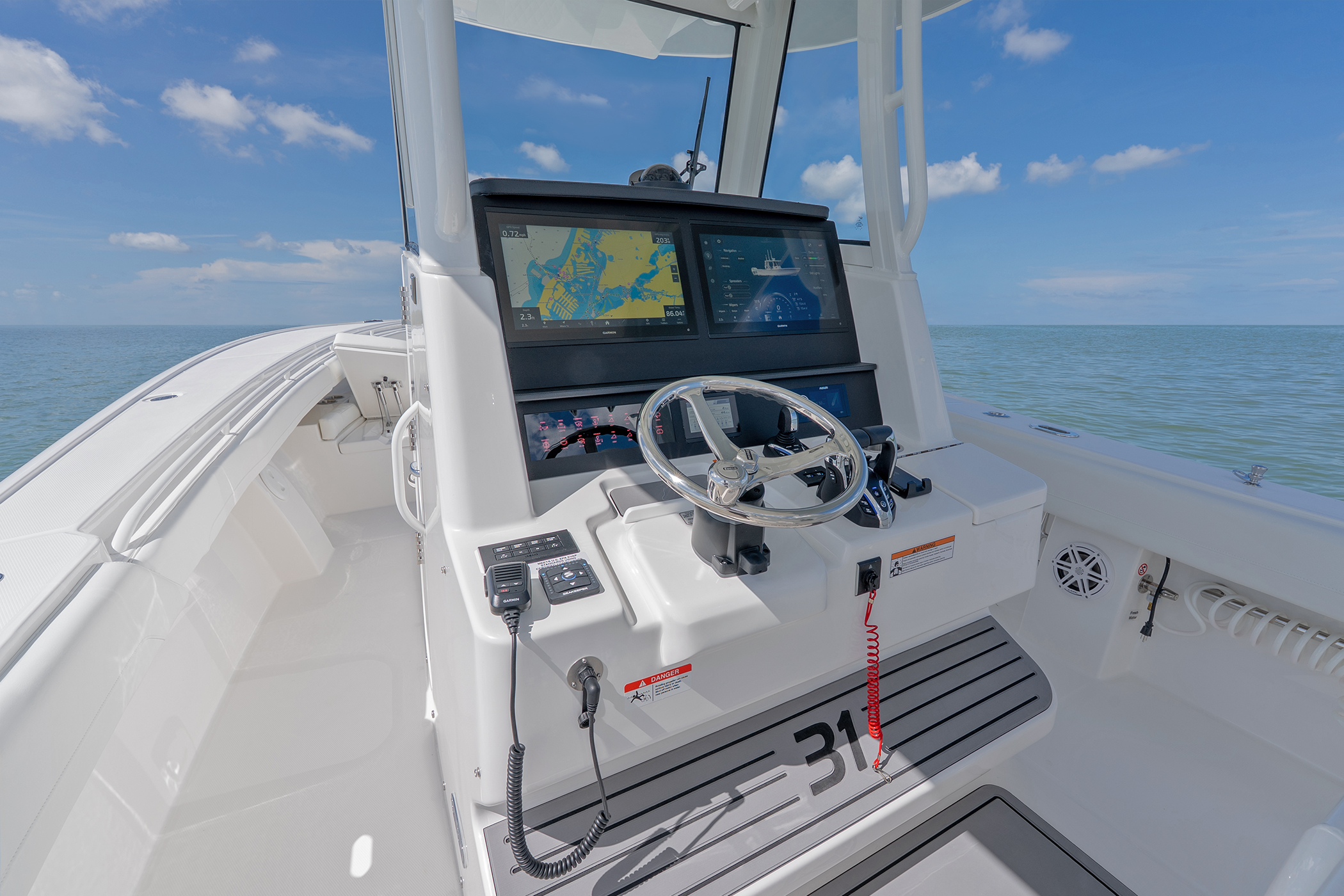 R31 MY27 Tampa Helm 5 WG