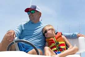 REG30XO Dad And Son In Tower Chilling U3A4590 750X670