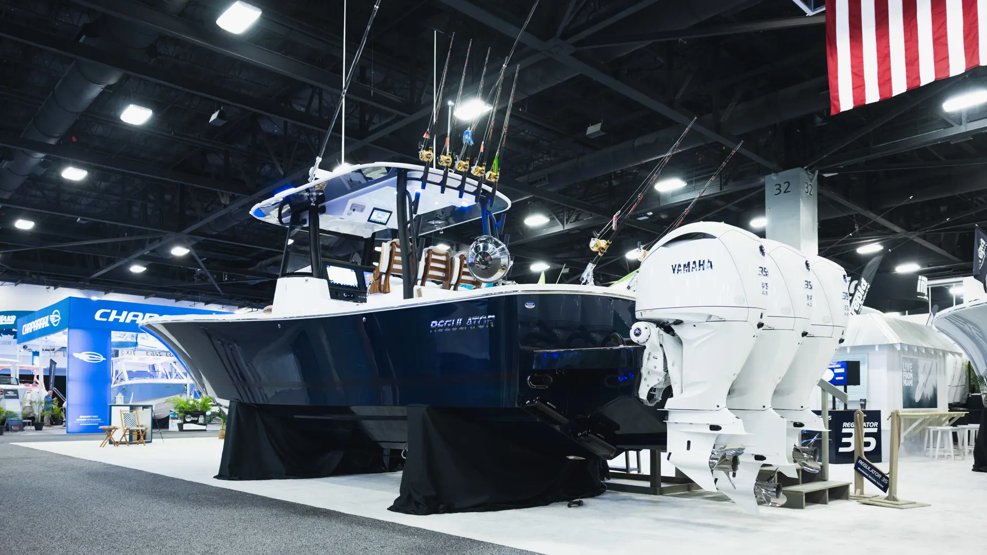 35REGULATOR 34 Full Boat Stern