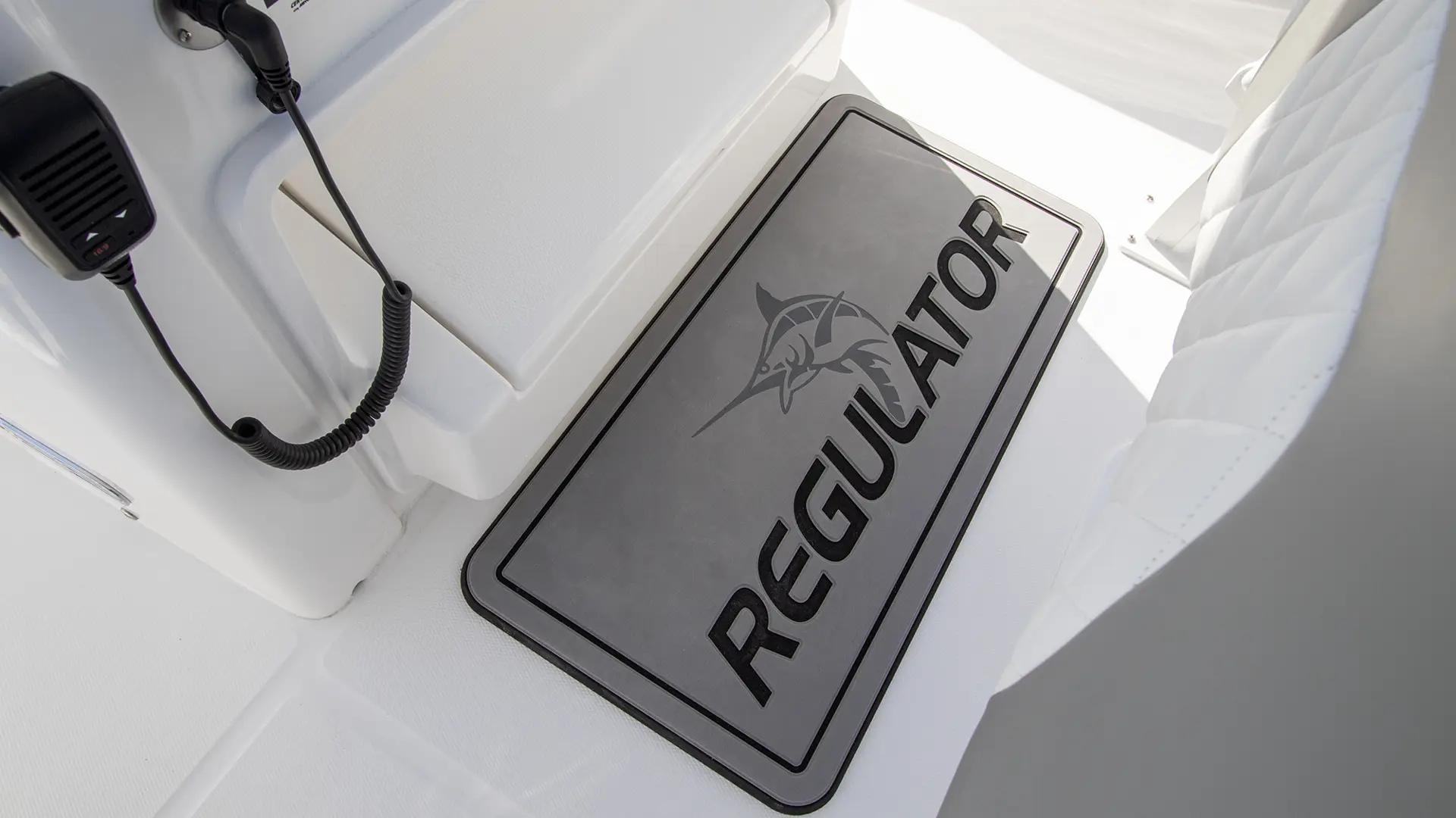 R25 Details Gray Helm Mat 060A0903 RGB