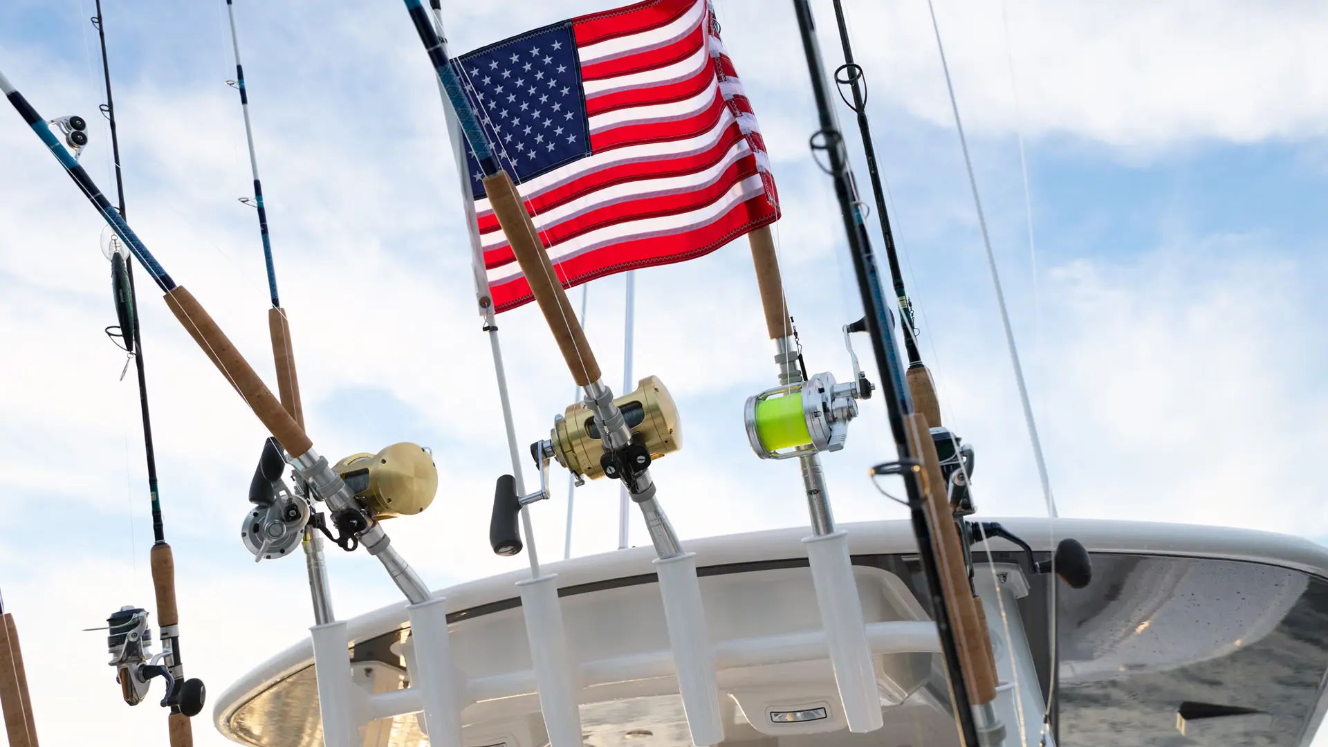Reg31 2100X1400 Detail T T With Flag Regulator Cape Cod 00 85 WG