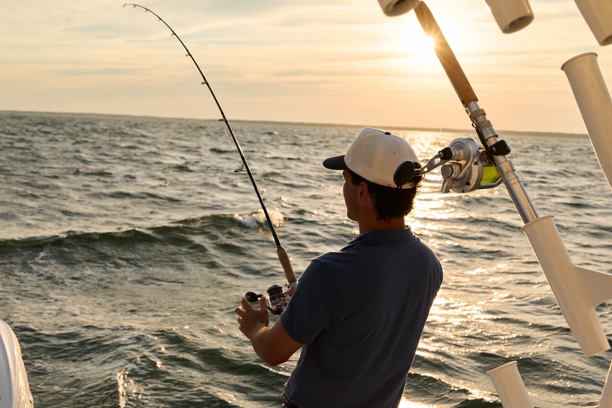 Reg31 2100X1400 Lifestyle Teen Fishes Sunset Regulator Cape Cod 00 78 WG