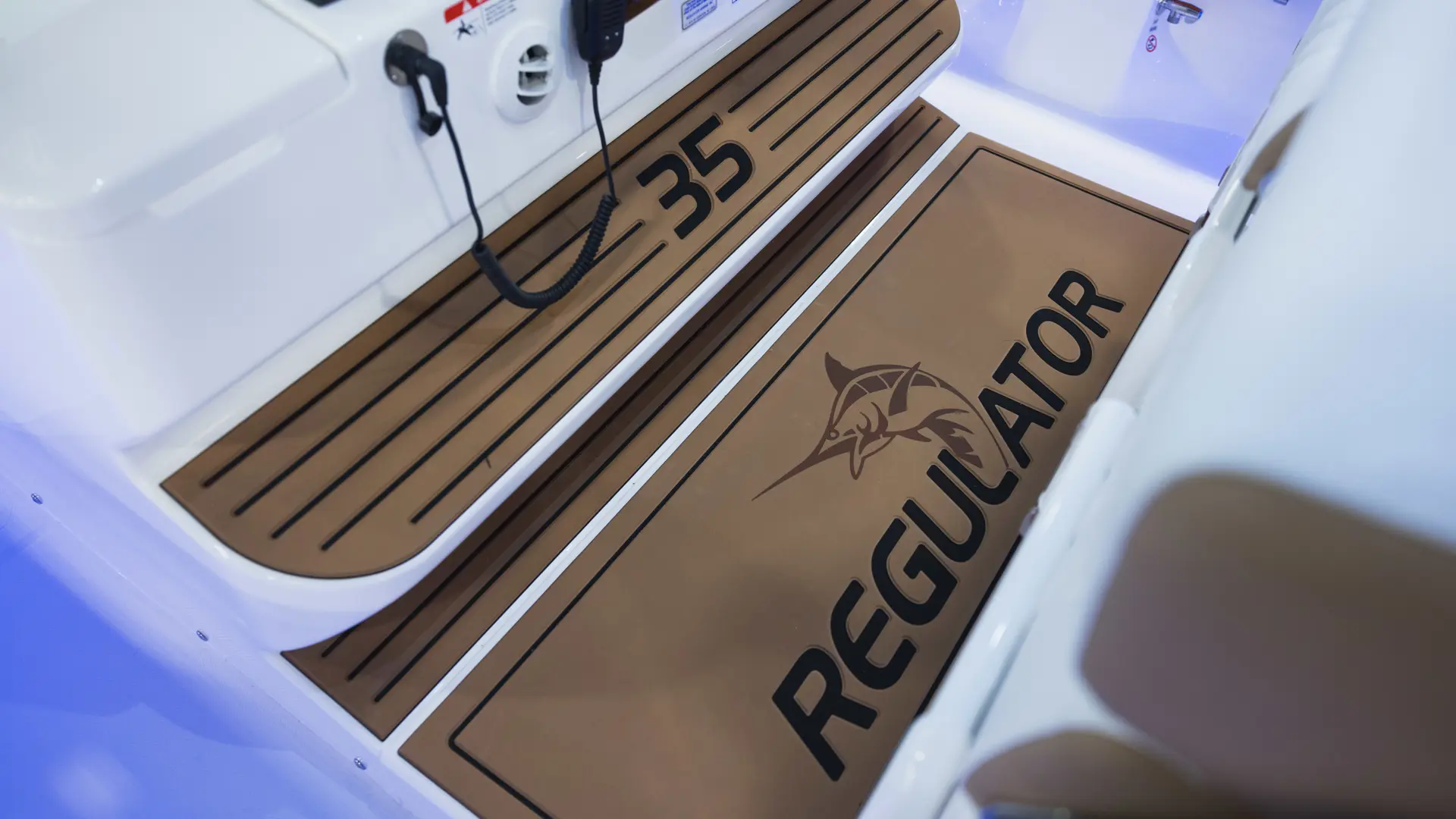 35REGULATOR 23 Helm Pads