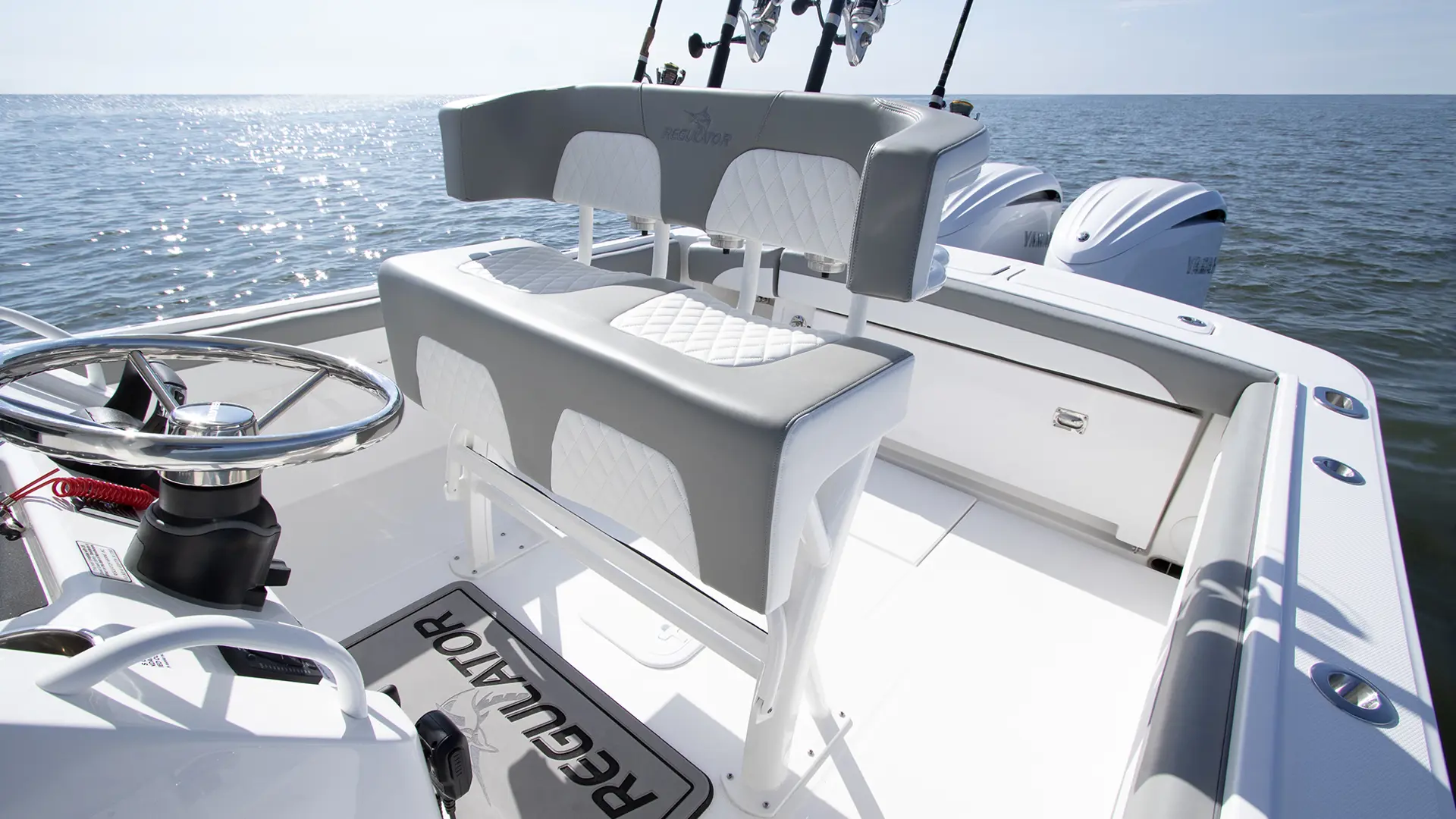 R25 Details Seating From Port Midship 060A0907 RGB