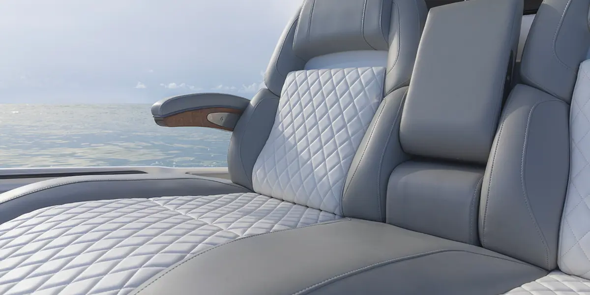 REG41 Forward Settee With Diamond Upholstery & Teak U3A9922 WG